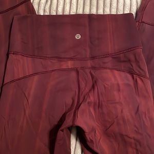 Lulu leggings size 6 maroon pattern